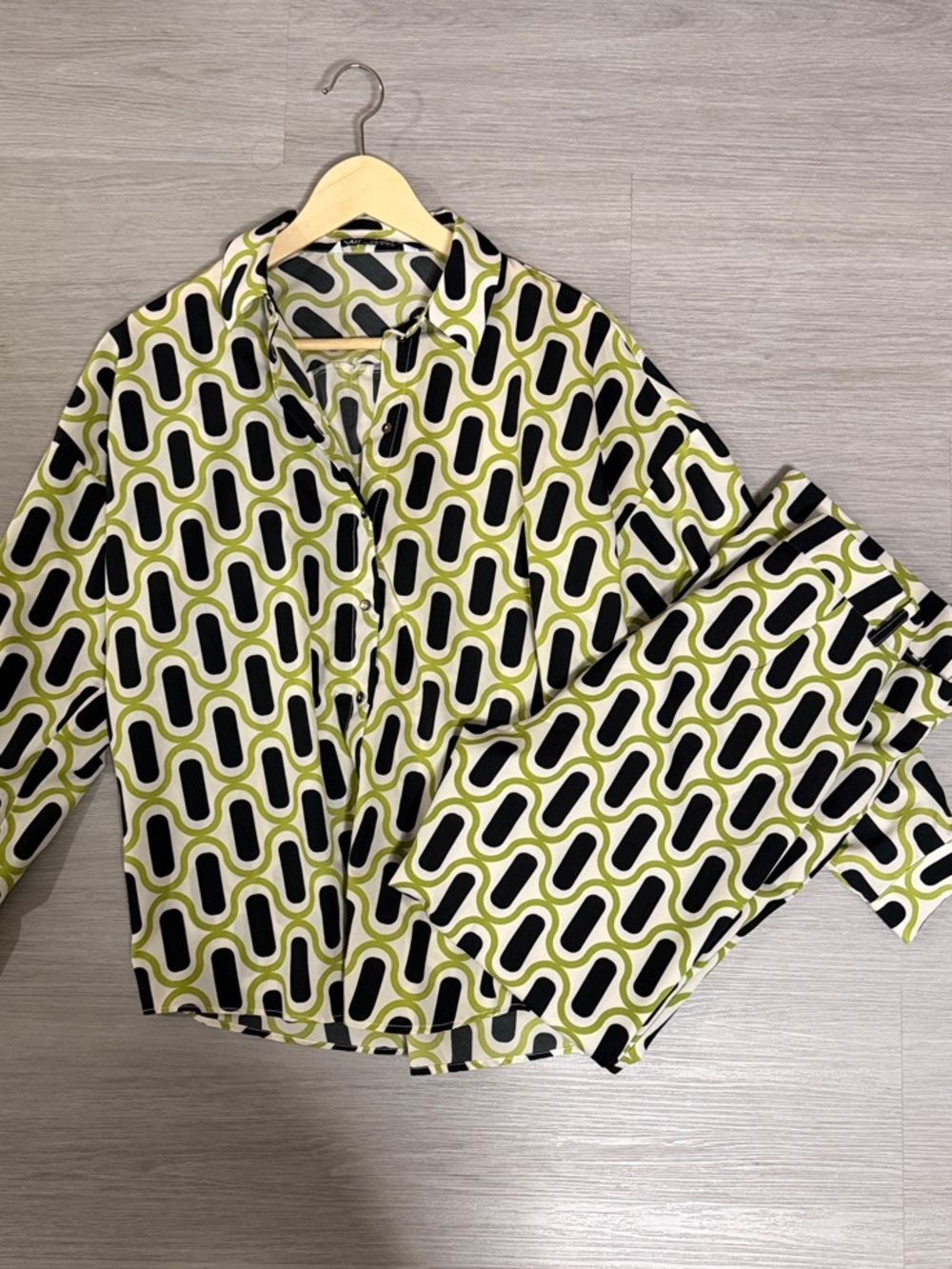 Zara Green & Black Retro Oval Print Blouse